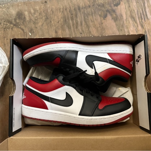Jordan 1 Low Bred Toe - Picture 6 of 6